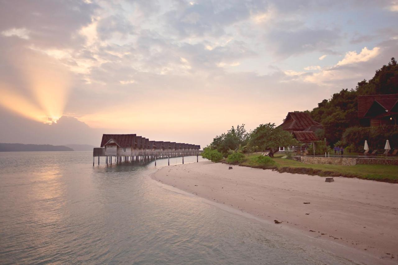 Telunas Private Island Hotel Sugi Buitenkant foto