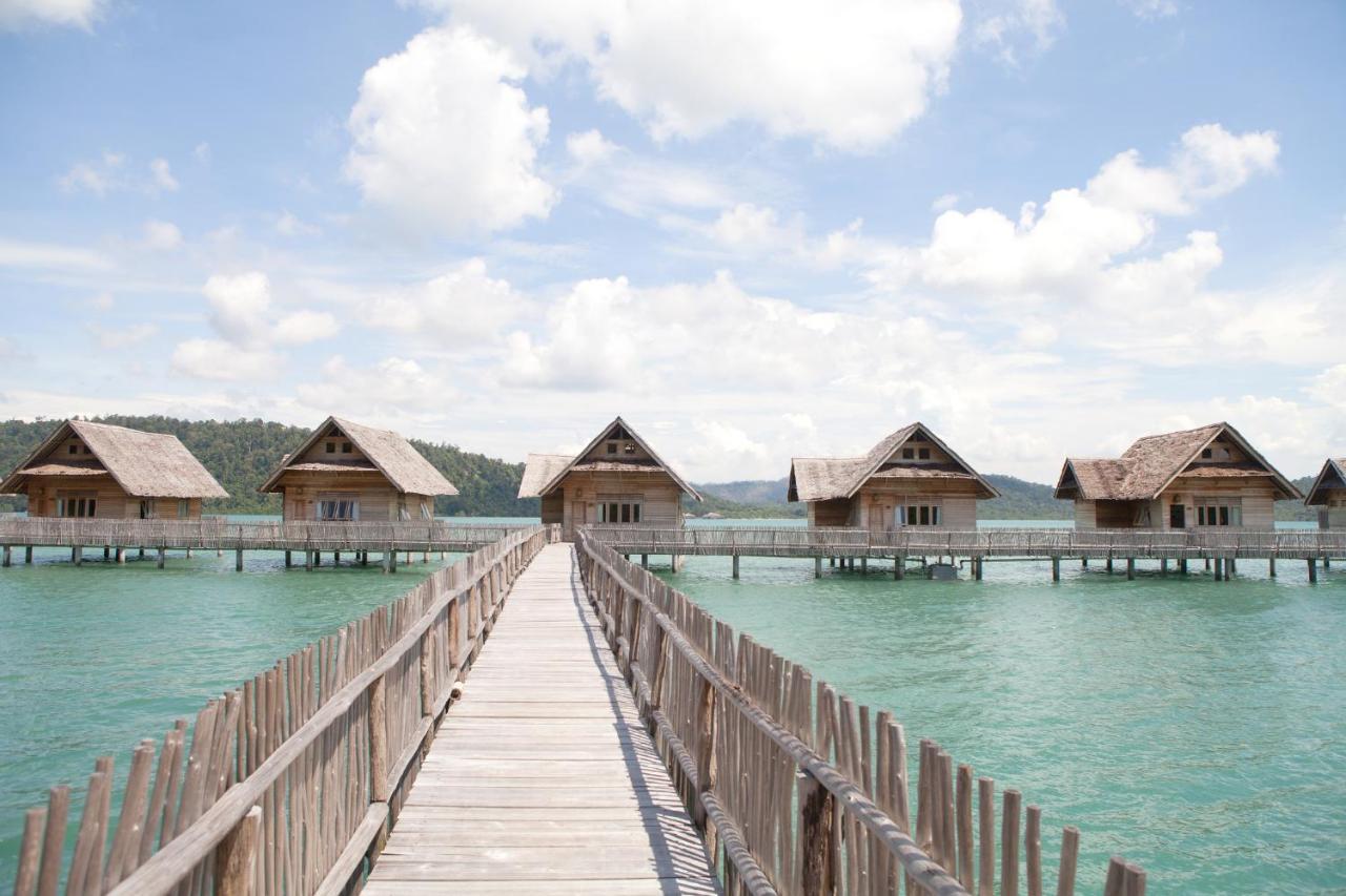 Telunas Private Island Hotel Sugi Buitenkant foto